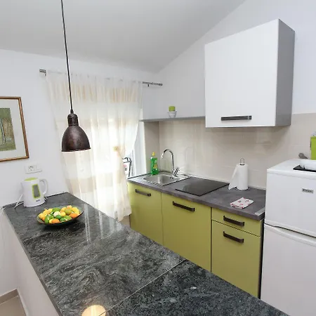 Charmantes Mit Moderner Einrichtung Nur 300 Meter Ins Zentrum Von Rovinj