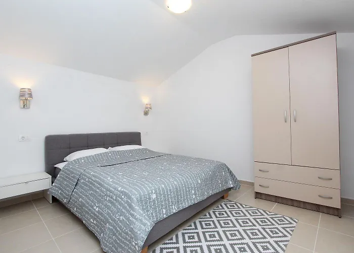 Apartamento Charmantes Mit Moderner Einrichtung Nur 300 Meter Ins Zentrum Von