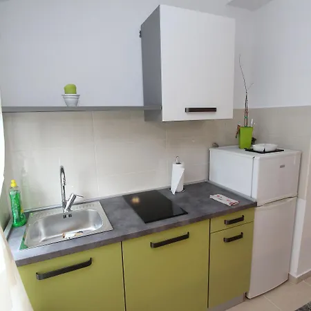 Charmantes Mit Moderner Einrichtung Nur 300 Meter Ins Zentrum Von Apartamento